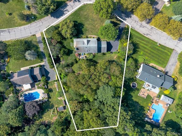 4 Simeon Road, Jamesport NY 11901