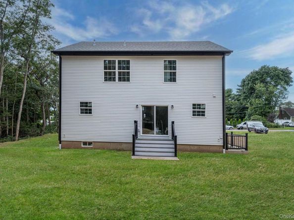 39 Lakeview Drive, Middle Island NY 11953