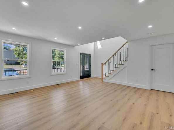 39 Lakeview Drive, Middle Island NY 11953