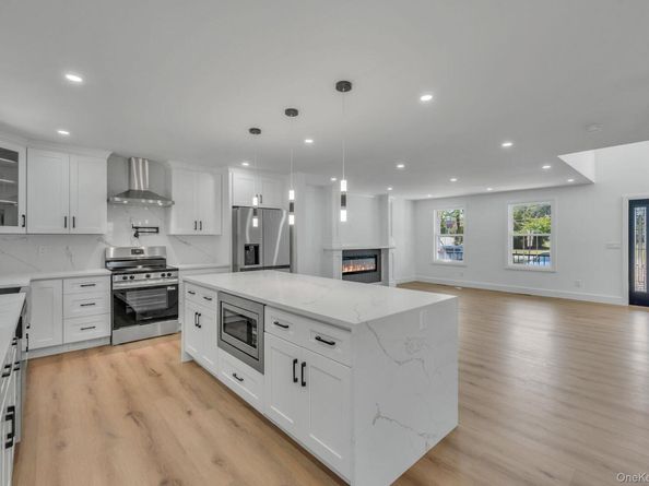 39 Lakeview Drive, Middle Island NY 11953