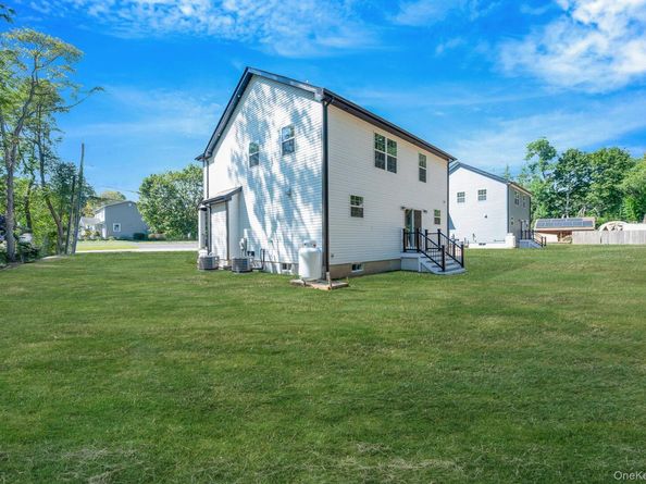 39 Lakeview Drive, Middle Island NY 11953