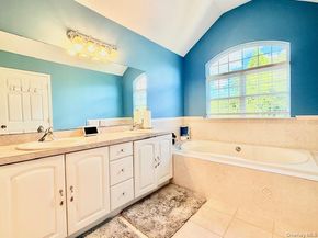 36 Ashley Circle, Manorville NY 11949