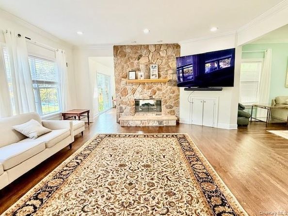 36 Ashley Circle, Manorville NY 11949
