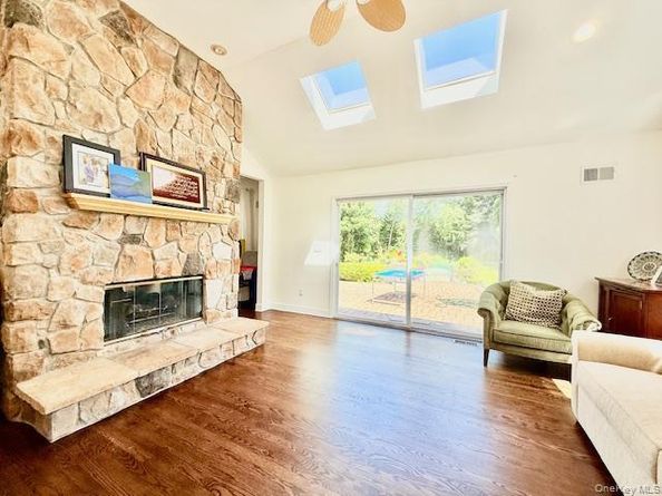 36 Ashley Circle, Manorville NY 11949