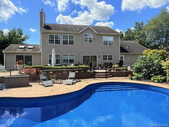 36 Ashley Circle, Manorville NY 11949