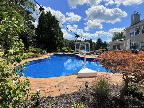 36 Ashley Circle, Manorville NY 11949