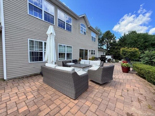 36 Ashley Circle, Manorville NY 11949
