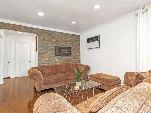 69 Lamberson Street, Valley Stream NY 11580