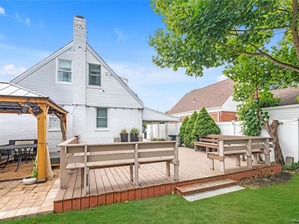 69 Lamberson Street, Valley Stream NY 11580