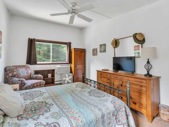 200 Lexington Avenue 12H, Oyster Bay NY 11771