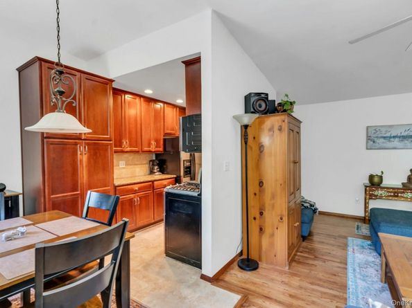 200 Lexington Avenue 12H, Oyster Bay NY 11771