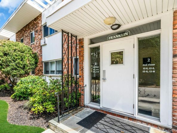 200 Lexington Avenue 12H, Oyster Bay NY 11771