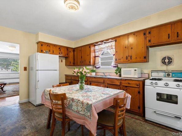 96 Rossiter Avenue, Yonkers NY 10701