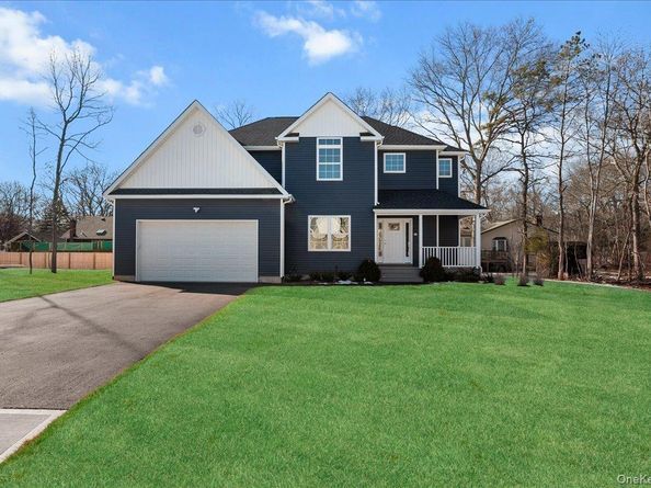 2 Fourth Avenue, Centereach NY 11720