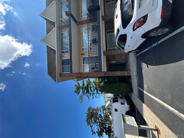 106 Atlantic Ave Avenue 28, Lynbrook NY 11563