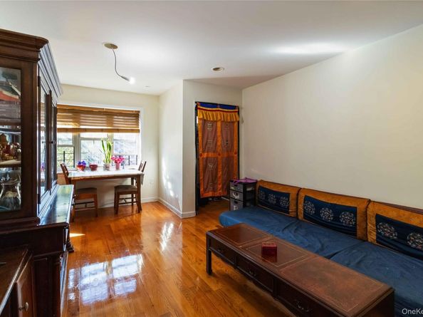 10223 43 Avenue 2B, Corona NY 11368