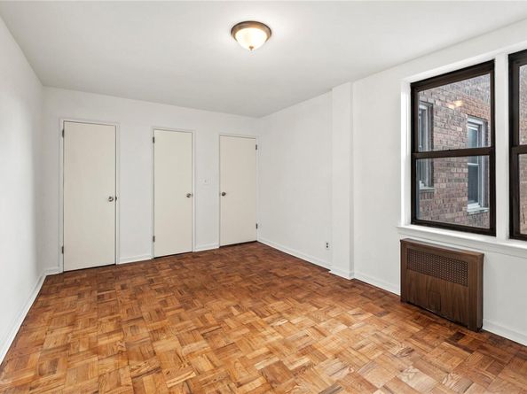 300 N Broadway 2H, Yonkers NY 10701