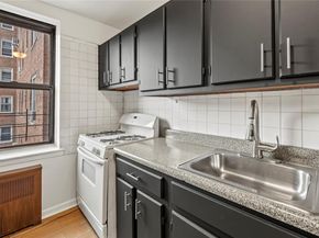 300 N Broadway 2H, Yonkers NY 10701