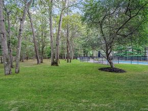 4 Pia Court, Holtsville NY 11742
