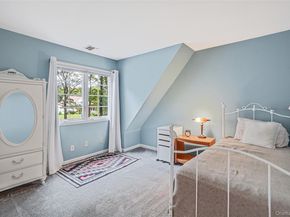 4 Pia Court, Holtsville NY 11742