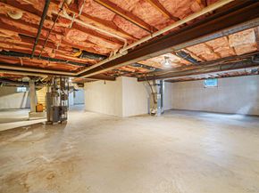 4 Pia Court, Holtsville NY 11742