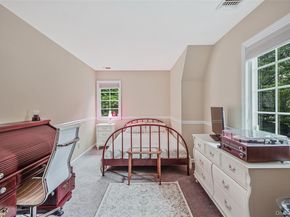 4 Pia Court, Holtsville NY 11742
