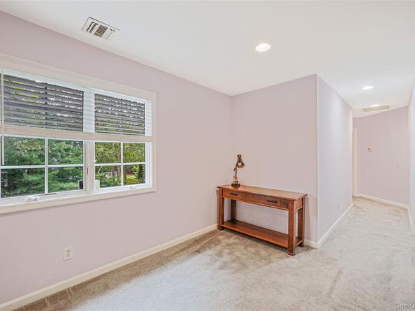 4 Pia Court, Holtsville NY 11742