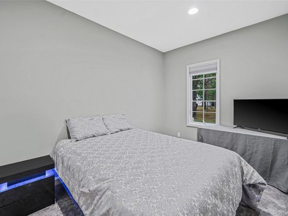 4 Pia Court, Holtsville NY 11742