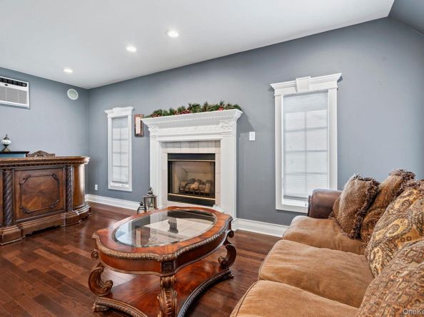 95 Washington Avenue, Islip Terrace NY 11752