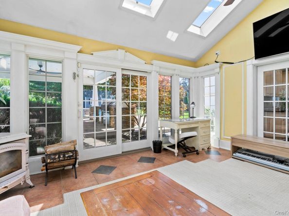 95 Washington Avenue, Islip Terrace NY 11752