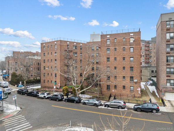 139-05 85th Drive 4B, Briarwood NY 11435