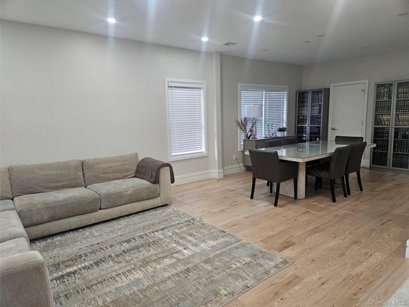 344 bayview, Inwood NY 11096