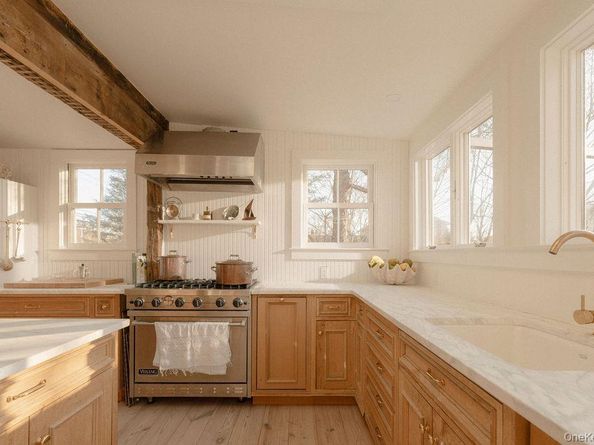 7220 Main Road, East Marion NY 11939