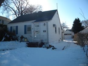 51 Clyde Street, New Hyde Park NY 11040