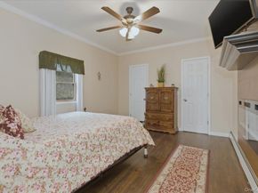 20 Honey Lane, Miller Place NY 11764