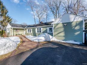 20 Honey Lane, Miller Place NY 11764