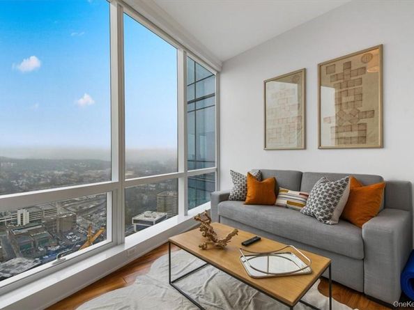 5 Renaissance Square PH5E (36fl), White Plains NY 10601