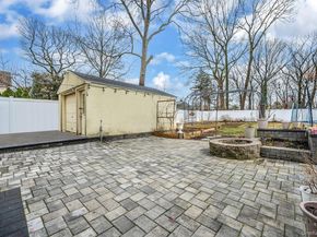18 E Lyons Street, Melville NY 11747