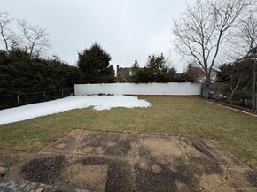 32 Montana Court, Syosset NY 11791