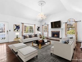 3 Ada Lane, Setauket NY 11733