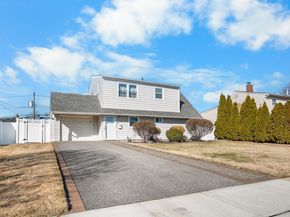 48 Daffodil Lane, Wantagh NY 11793