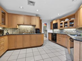 37 Shelter Lane, Roslyn Heights NY 11577