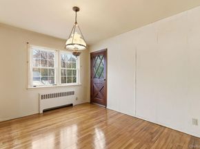 208 Weyford Terrace, Garden City NY 11530