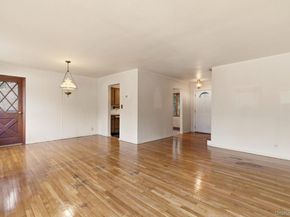 208 Weyford Terrace, Garden City NY 11530