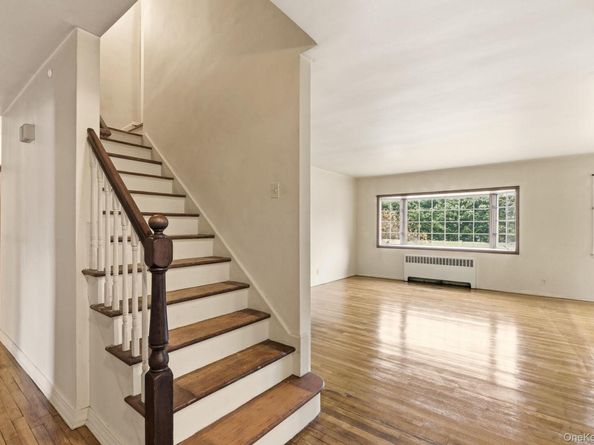 208 Weyford Terrace, Garden City NY 11530