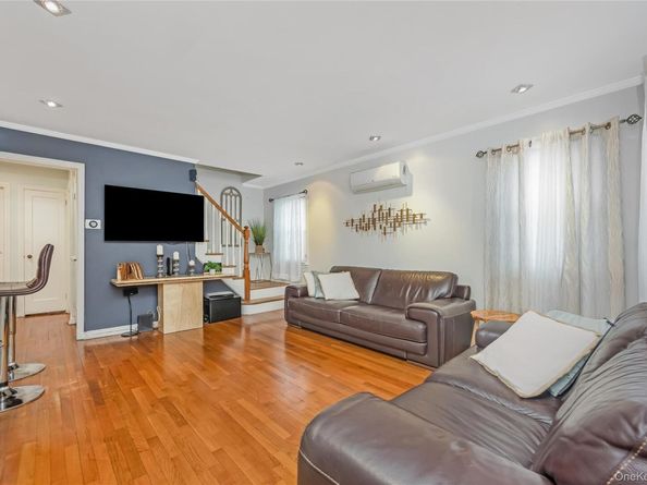 6722 166th Street, Fresh Meadows NY 11365