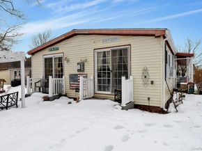 43 Village Circle S, Manorville NY 11949