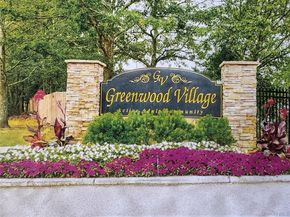 43 Village Circle S, Manorville NY 11949