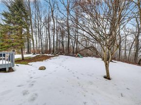 3158 Stoneleigh Court, Yorktown Heights NY 10598