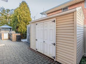 26 Glenwood Road, Plainview NY 11803